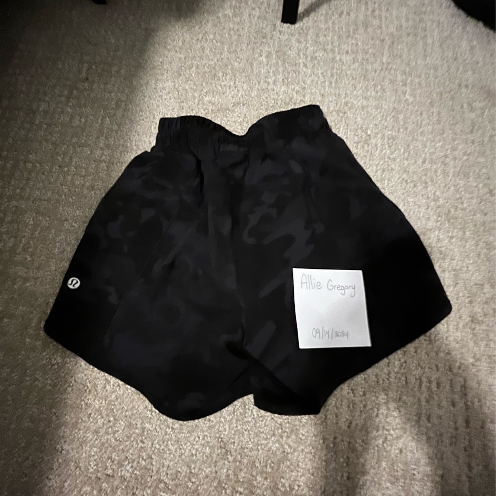 Lululemon Track That Camo Short worn a couple times. Size 2, 5”